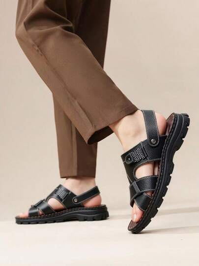 Pantuflas antideslizantes para hombre, sandalias de imitación de cuero para hombre, pantuflas ligeras y transpirables para hombre, mantienen los pies frescos y sin mal olor, antideslizantes y resistentes al desgaste, suela suave y cómoda.