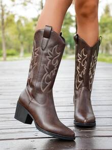 白色复古刺绣尖头粗跟西部靴，女士款，2025秋冬新款百搭高帮骑马靴 - 咖啡棕 - 查看 5