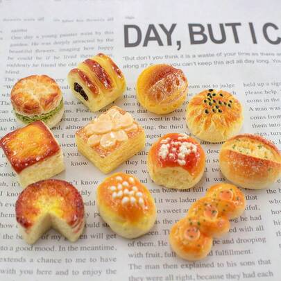 11pcs Mini Cheese Bread, Mini Cheese Bread Series Toy Food, Realistic Bread, Pretend Play Toy, New Realistic Baked Bread Series Toy Food, DIY Cream Resin Accessories Headwear Pendant Phone Case Refrigerator Magnet