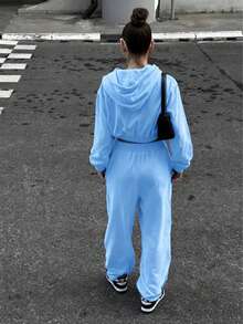 女士时尚纯色天鹅绒休闲运动服套装，包括连帽拉链短款上衣和抽绳阔腿裤 - 藍色 - 查看 2