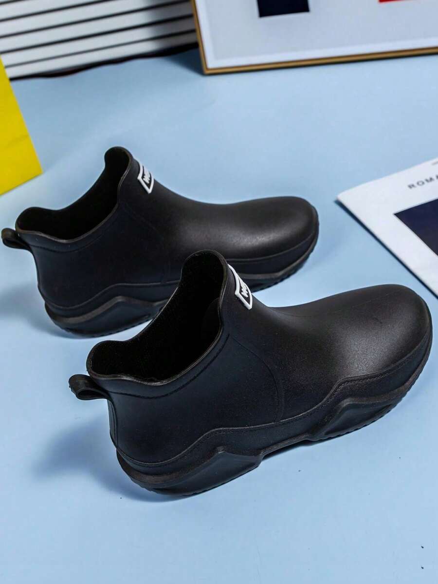 1 Pair Lightweight & Durable Short Rain Boots, Fashionable Water Shoes For Men & Women, Suitable For Outdoor, Slightly Larger Than Usual Size