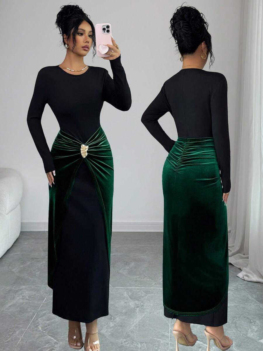 2025 Autumn/Winter Christmas New Velvet Patch Round Neck Metal Button Embellished Dres