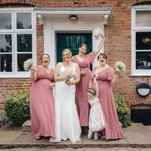 Robe de demoiselle d'honneur élégante à encolure en V et buste froncé rose clair, robe de soirée pour invité de mariage, dîner de mariage, anniversaire, Saint-Valentin