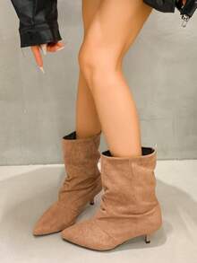 2025秋冬新款棕色尖头褶皱踝靴，绒面革中筒靴，猫跟女靴 - 卡其色 - 查看 5