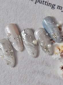 1pc Silver Snowflake Winter Romantic Minimalist 5D Nail Stickers, Ice Snow Elegant Nail Decals, Self-Adhesive Decoration For Long And Short Nails - Multicolor - View 4