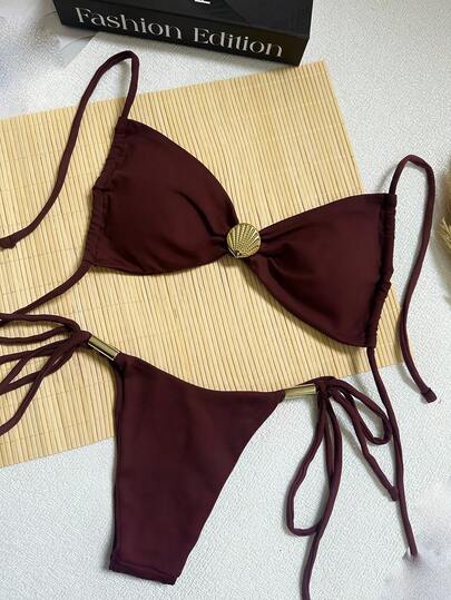 Biquíni marrom top com fivela decoração de concha calcinha amarração lateral com amarração tomara que caia   Praia    Sensual  elegante  Casual    Tecido de malha    Costas nuas / sem costas  Anel  Nó    Praia  Férias