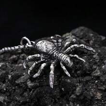 1pc Gothic Retro Spider Pendant Necklace, Punk Hip Hop Stainless Steel Men's Animal Necklace, Suitable For Daily Wear, Party, Jewelry Gift
