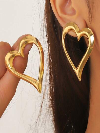 KWHY 1 Pair Fashionable Metal Hollow Heart Stud Earrings, Suitable For Women's Daily Wear, Great Gift For Women On Valentine's Day