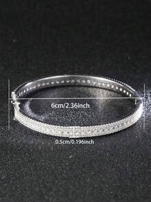 1件S925纯银手镯，镶嵌满钻，闪耀优雅，适合晚宴、婚礼等正式场合，也是生日、周年纪念日、圣诞节的绝佳礼物。 - 銀色 - 查看 4