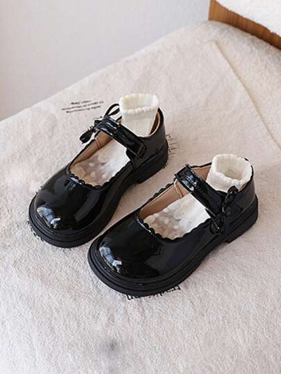 1双女童春秋季新款英伦风软底黑色乐福鞋，魔术贴时尚蝴蝶结设计，适合上学、聚会、演出等场合，百搭平底鞋