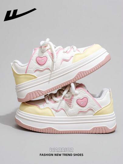  1 par de Zapatillas de skate casuales para mujer WARRIOR, diseño de cordones, suela gruesa, aumento de altura, zapatillas de skate planas de exterior de baja altura, cálidas y casuales para otoño/invierno. Diseño moderno de zapatillas gruesas para mujer, estilo clásico con detalles retro, cómodas y elegantes. Diseño de material de patchwork adecuado para estudiantes.