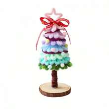 Mini árbol de Navidad de tela, bola de peluche pequeña y lazo de cinta roja. Ideal para decorar el escritorio, fiestas en casa o cualquier ocasión navideña. - Plantones de pompones multicolores - Ver 6