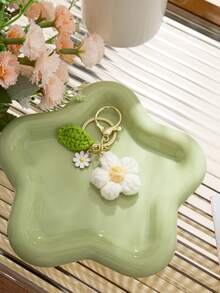 1pc Handmade Delicate Cream Puff, Green Leaf Keychain, Key Chain, Key Ring, Unisex Gift, Christmas Decoration, Christmas Gift, Gift For Friends, Gift For Mom, Teacher Gift, Men's Car Accessories, Bag Pendant