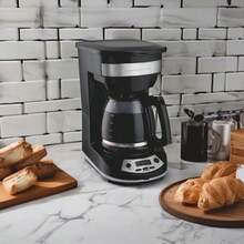 Cafetera Hamilton Beach para 12 Tazas, Programable, 3 Opciones de Preparación, Jarra de Vidrio, Negra (46299), Prepara café a tu manera con 3 opciones de preparación, elige entre: regular, cargado o 1-4 tazas - Tipo de Enchufe A USA (110-127V) - Ver 5