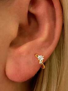 EleRunis 1 par de pendientes de aro de estrella de 8 puntas de circonita cúbica de plata de ley 925 con baño de oro de 18 quilates para el cartílago superior de la oreja y el hélix, para uso diario, boda y Día de San Valentín para mujeres - Dorado - Ver 1