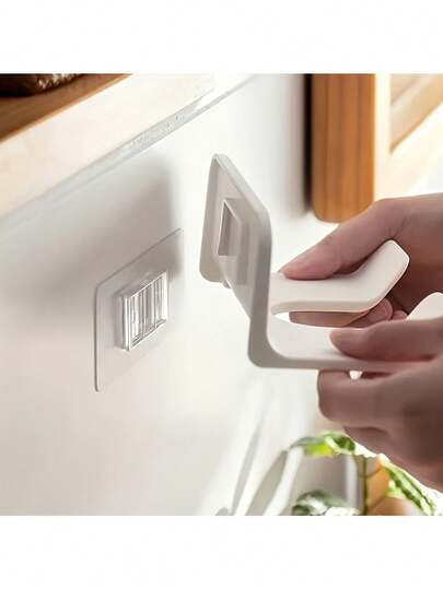 现代壁挂式吹风机支架 - 无需钻孔，多功能浴室收纳挂钩，简约白色塑料设计，方便收纳和取用，浴室整理收纳，实用浴室配件