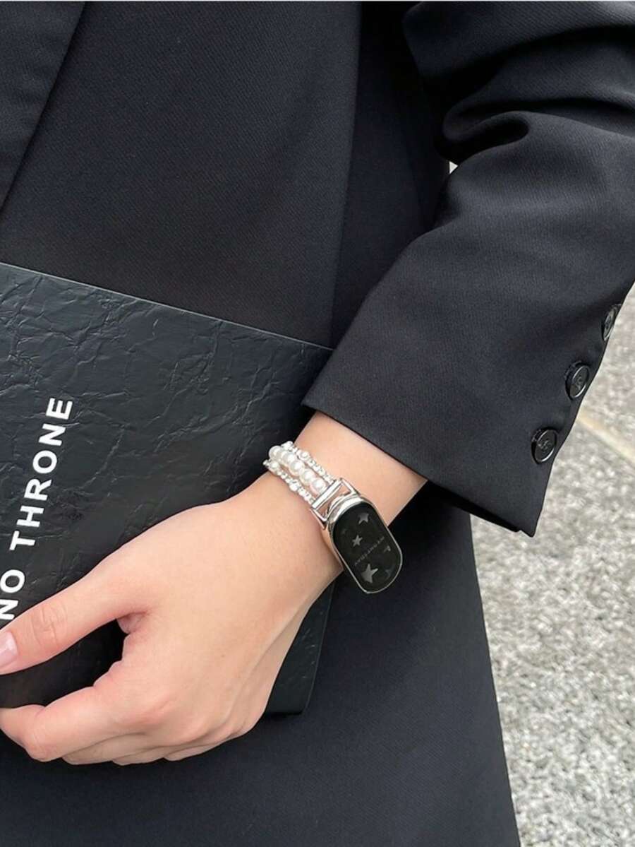 1 pieza Correa de mujer estilo veraniego, ligera y lujosa, de doble hilera, con tachuelas metálicas y perlas. Compatible con Mi Band 8 Pro/9 Pro, Mi Band 3/4/5/6/7, 8/8 NFC/9/9 NFC/10/10 NFC y Watch 4/Watch 5/Watch 6. - Plateado - Ver 1