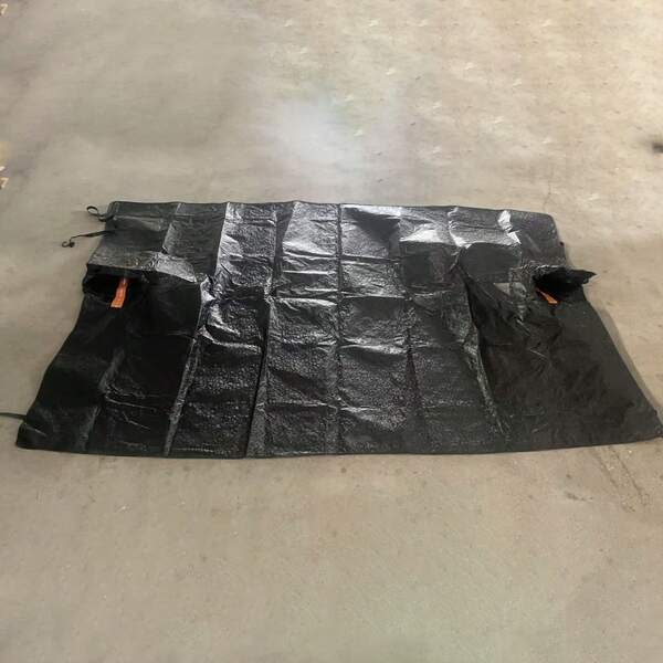 One Piece Of Car Front Windshield Snow Cover, Durable Aluminum Film Material With 12 Built-In Magnets, Sun Protection, Heat Insulation, Rain And Snow Protection, Wind And Dust Protection, Suitable For Most Models