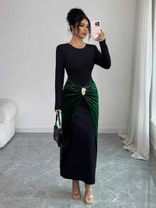 2025 Autumn/Winter Christmas New Velvet Patch Round Neck Metal Button Embellished Dres