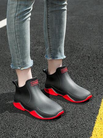 1 双男女通用短款雨靴，轻便耐用橡胶鞋，户外时尚涉水鞋，情侣套鞋（尺码偏小半码）