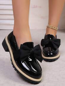 1 Pair Girls' Low Vamp Loafers, Spring/Autumn New Style Bowknot Thick Sole Versatile Shiny Little Leather Shoes