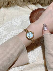 Fashionable French Creative Square Watch, Minimalist Dial Design With Metal Strap, Women's Quartz Wristwatch, Unique And Suitable For Daily Wear Or As A Holiday Gift - Gold - View 3