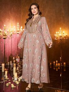 大码女士优雅长袖连衣裙，采用刺绣面料、贴花装饰、串珠饰边和流苏吊坠，适合日常穿着和春季节日穿着。 - 摩卡棕 - 查看 5