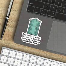 Adesivo "Il capo guadagna un dollaro, io guadagno un centesimo" - Adesivo in vinile divertente e audace per laptop, quaderni, borracce, scrivanie, spazi per ufficio e aree personali | Ottimo per gli amanti dell'umorismo, i dipendenti, gli studenti e gli imprenditori | Perfetto come regalo scherzoso per amici, familiari e colleghi | Adesivo esilarante per l'umorismo sul lavoro, il divertimento aziendale e l'arredamento relazionale