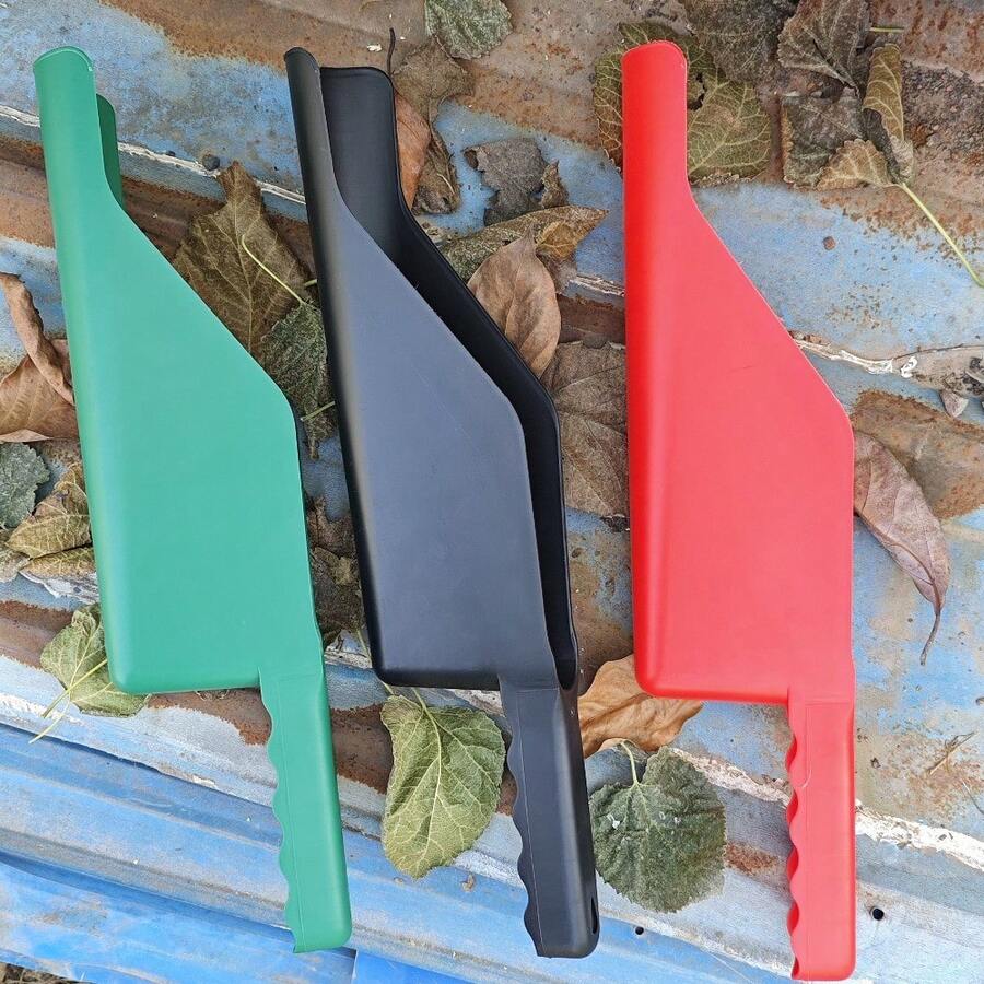 Outdoor Garden Large-Capacity Gardening Shovel - Durable Plastic, A Multi-Functional Tool For Leaf Collection And Roof Drainage, Garden Tool, Sturdy Design, Weather-Resistant Material, Landscape Beautification Professionals, Property Maintenance - Multicolor - View 1