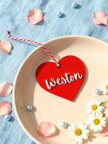 Placa personalizada em acrílico de dupla camada em formato de coração com gravação - Enfeites de árvore de Natal personalizados, texto 3D personalizado, etiquetas para presentes e enfeites para cestas de frutas, decorações de Natal, elegante, simples, única, aconchegante, personalizada, lembrancinhas de festa, presentes para a família, presentes de Natal.