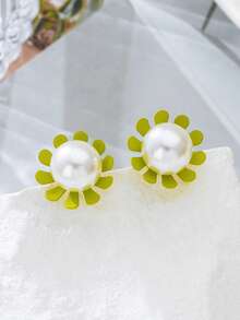 1 Pair Summer Green Creative Faux Pearl Floral Stud Earrings, Versatile Earrings Suitable For Women's Daily Wear, Parties, Outings - Green - View 6