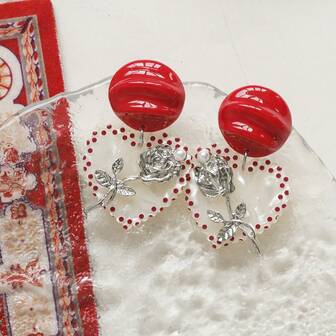 一对红色波浪心形玫瑰花珍珠耳环，适合女士日常佩戴