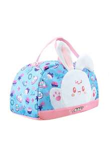 1个便携式旅行包，印有可爱的卡通独角兽/兔子/蛋糕/鲨鱼/恐龙等新颖造型。大容量、轻便耐磨的单肩斜挎包，配有舒适宽肩带，肩带长度可调节，满足基本收纳需求，适合旅行、户外活动、露营等场合，也适合万圣节、感恩节、圣诞节等节日。