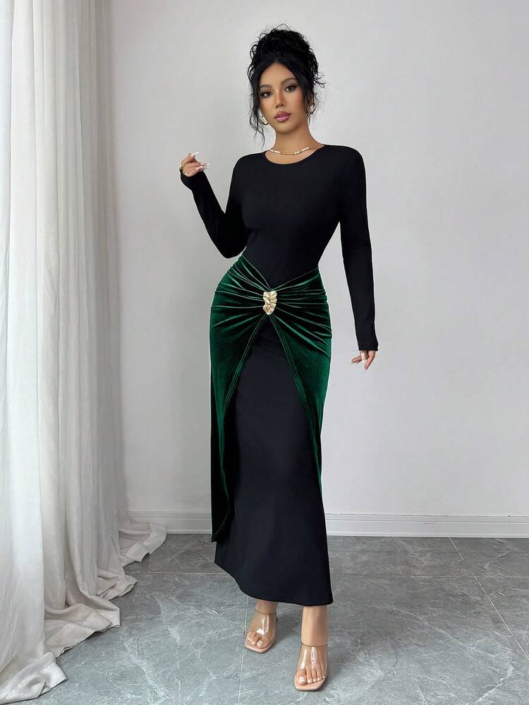 2025秋冬圣诞新款天鹅绒贴片圆领金属纽扣装饰连衣裙 - 綠色 - 查看 4