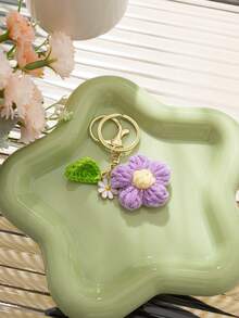 1pc Handmade Delicate Cream Puff, Green Leaf Keychain, Key Chain, Key Ring, Unisex Gift, Christmas Decoration, Christmas Gift, Gift For Friends, Gift For Mom, Teacher Gift, Men's Car Accessories, Bag Pendant