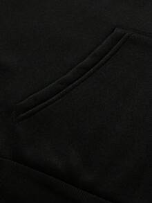 The double-sided printed hoodie features the emblem of the Brazilian national team on the right side of the front, paired with the words "BRASIL". On the back, there is a large "BRASIL" lettering and the number "7", presenting a fusion style of Brazilian football culture and trendy design, visually rich in sports and national cultural expression. Hoodie, 100% pure cotton, casual loose hoodie with hood pocket, slightly elastic knitted fabric, kangaroo pocket design, autumn/winter version - Negro - Ver 5