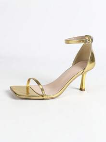 Damen modische elegante Sandalen mit goldfarbigem PU-Riemen, quadratischer Zehenpartie, Knöchelriemen und Stilettoabsatz. Charmante, luxuriöse, metallisch glänzende High Heels für Partys, Hochzeiten und Outdoor-Events, Kittenheel - Gold - Übersicht 7