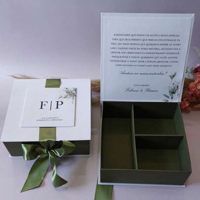 Caixa em Cartonagem Personalizada com Divisórias Verde Oliva