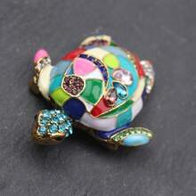 Multi-Color Turtle Brooch With Enamel, Rhinestones & Vintage Gold-Tone Accents, Colorful Animal Design Pin For Daily Outfits, Parties, Beach Looks, Ideal Gift For Jewelry & Animal Enthusiasts - 彩色 - 查看 5