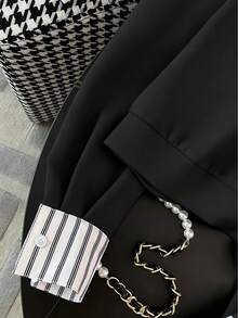 女士新款时尚条纹撞色拼接灰色卫衣通勤套装，两件套上衣和裙子，黑色春季款 - 黑色 - 查看 6