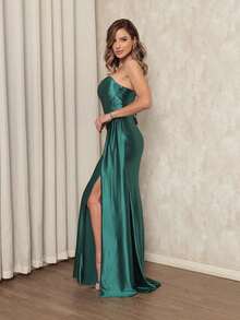 Elegant And Sexy Strapless Maxi Party Dress With Side Slit And Back Tie. Ideal For Bridesmaids/Smart Casual Attire/Wedding Guests/Graduates/Formal Occasions. - 墨綠色 - 查看 2