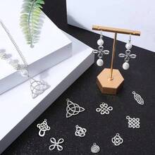 1 caja de 72 dijes de nudo celta de plata, aleación a granel, estilo irlandés, chino tibetano, estilo antiguo, conectores de trinidad, huecos para hacer joyas, collares, pulseras, aretes, - 1 - Ver 2