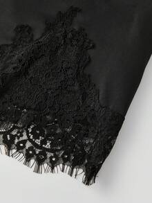 Pantalones cortos de satén y seda para mujer, con ribete de encaje y retazos, minimicroshorts, cintura elástica sedosa, tiro alto, estilo coqueto, estilo Y2k, pantalones cortos de salón de pierna ancha para verano, ropa de calle - Negro - Ver 10