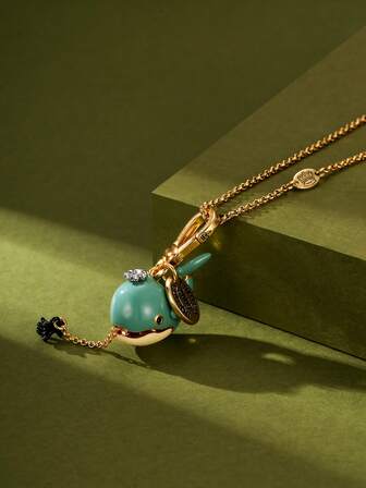 Collier pendentif baleine bleue et chiot noir en émail, créatif et ouvrable, pour femme. Bijou à la mode et élégant pour les fêtes, accessoire haut de gamme, à porter sur un sac ou un porte-clés. Cadeau chic pour une amie, idéal pour les vacances à la plage ou Halloween.