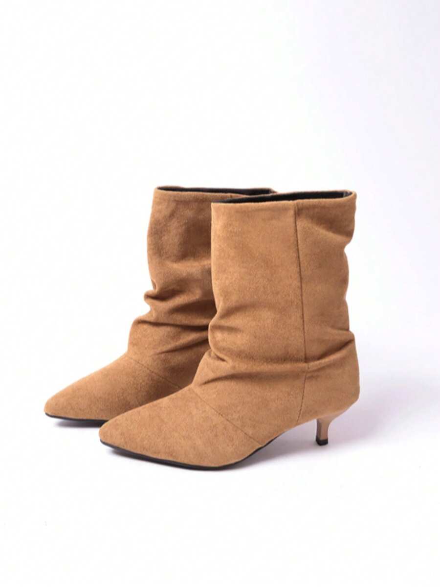 2025秋冬新款棕色尖头褶皱踝靴，绒面革中筒靴，猫跟女靴