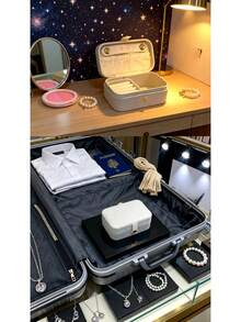 Mini boîte à bague portable, petit organiseur de bijoux pour les voyages - Étui cadeau  élégant et compact pour boucles d'oreilles, colliers et accessoires - Parfait pour les occasions spéciales, les vacances et l'utilisation quotidienne - Idéal pour les femmes et les filles à la recherche de solutions de rangement élégantes - Gardez vos bijoux libres et facilement accessibles avec cette jolie mini-boîte