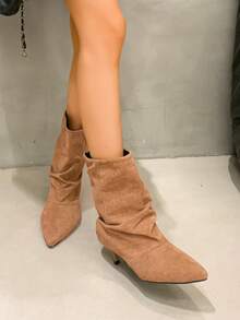 2025秋冬新款棕色尖头褶皱踝靴，绒面革中筒靴，猫跟女靴 - 卡其色 - 查看 3