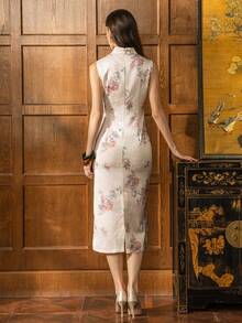 Faeriesty ​Elegant Mandarin Collar Sleeveless Cheongsam | Cut-Out Detail & Back Slit Floral New Chinese Style Dress | For Wedding Galas, Red Carpet Events, Anniversary Dinners, Charity Balls, Executive Banquets​ - Baby Pink - View 2