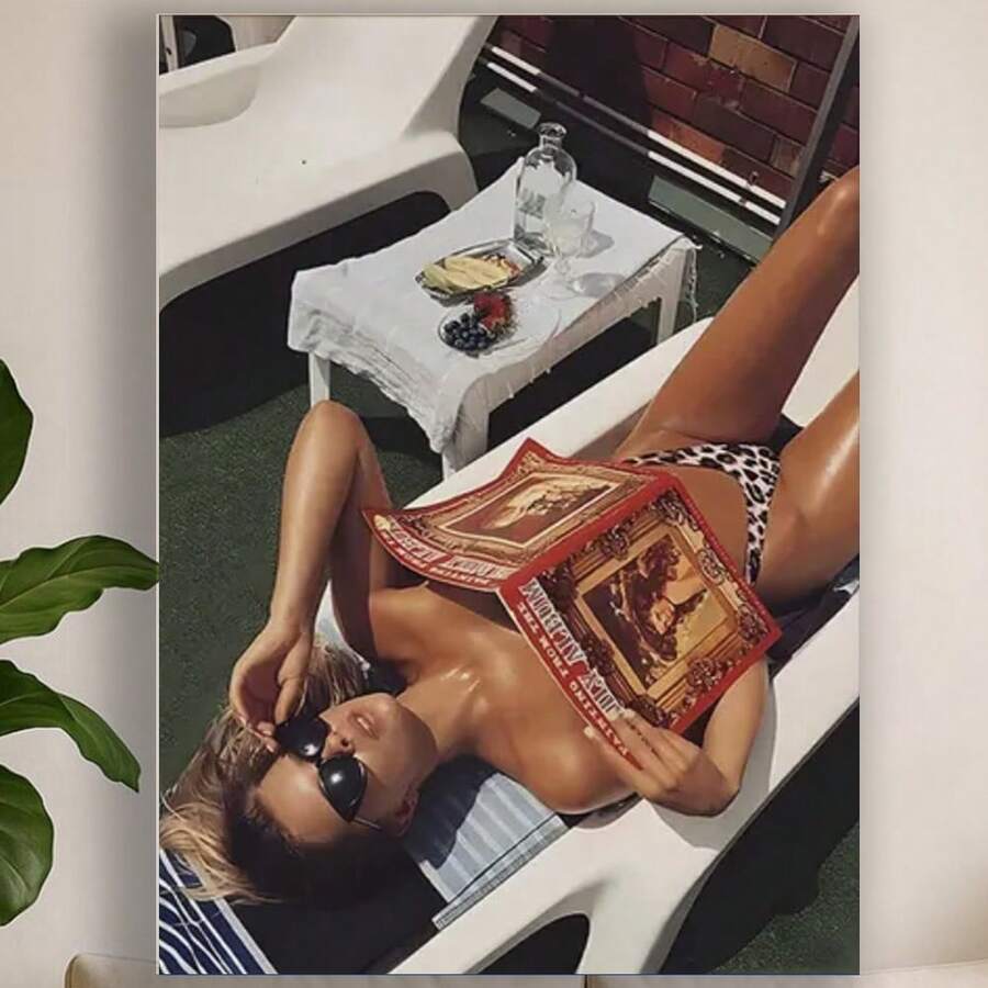 Framed  Magazine Canvas Poster, Woman Sunbathing Print, Vintage Poster, Old Money Aesthetic, Retro Poster, Wall Art, Beach Vibe, Fashion Print Christmas Canvas Wall Art - 框架 - 查看 1