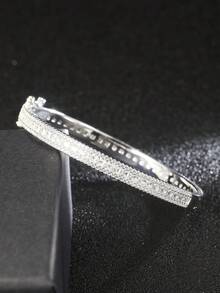 1件S925纯银手镯，镶嵌满钻，闪耀优雅，适合晚宴、婚礼等正式场合，也是生日、周年纪念日、圣诞节的绝佳礼物。 - 銀色 - 查看 1